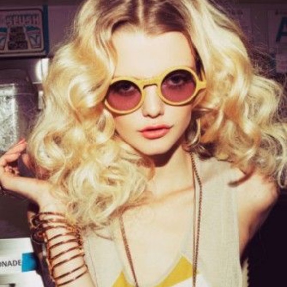 Meet your Posher, Laura - Picture 1 of 1